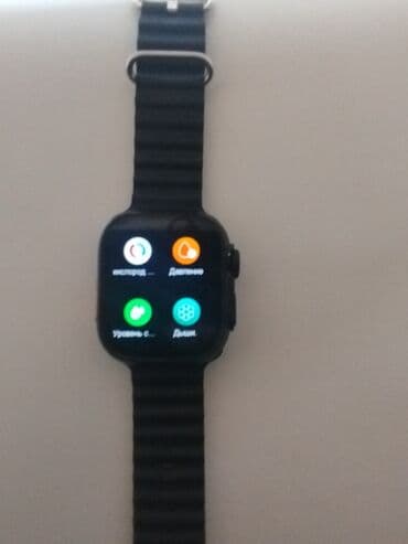 Apple Watch: Смарт-часы с квадратным корпусом и черным ремешком. Состояние — 3