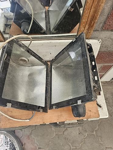 r5 3600: Прожекторы 2 шт, для освещения различных больших участков — 1