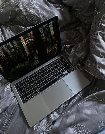Ноутбуктар жана аксессуарлар: Продаю MacBook Air M1 в серебристом цвете. Работает быстро и плавно — 2