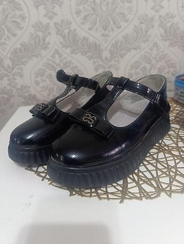 Платья: Лакированные туфли для девочки. Один выход на мероприятие. почти — 1