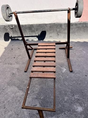 Силовая скамья с упорами для штанги СССР - Конструкция: металлический