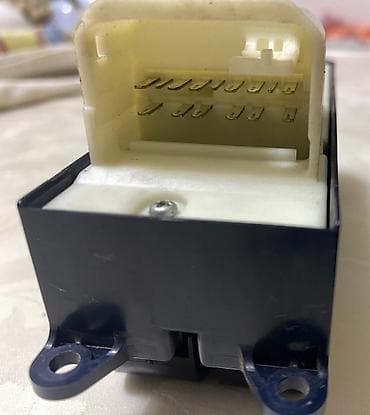 mini jack: Центральный дверной Toyota 2010 г., На запчасти, Оригинал, Япония — 4