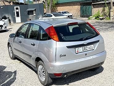 lada 2105: Ford Focus: 2001 г., 1.6 л, Ручные, Бензин, Хэтчбэк — 4