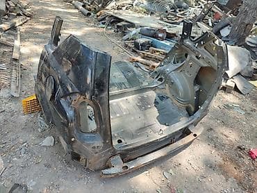 5 д полик: Лонжерон Toyota — 2