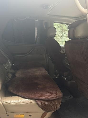 Продажа авто: Toyota Sequoia: 2004 г., Автомат, Бензин, Внедорожник — 7