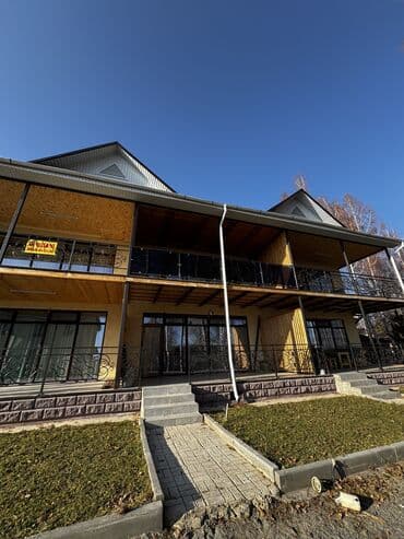 новый дом с ремонтом: 50 м², 3 комнаты — 10