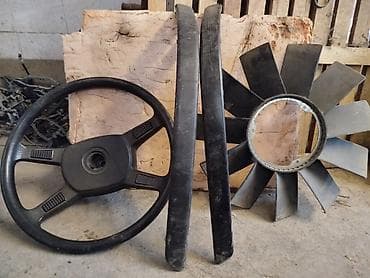 m5 cs: Автозапчасти (набор): - Рулевое колесо - Две продольные пластиковые — 2