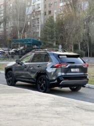 купить кожаные сиденья для авто бу: Toyota RAV4: 2019 г., 2.5 л, Вариатор, Гибрид, Кроссовер — 8