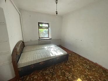 Дома: 🏡 Продаётся 3-комнатный дом в мкр. Достук! 📐 Площадь дома: 72 м² 🌿 — 6