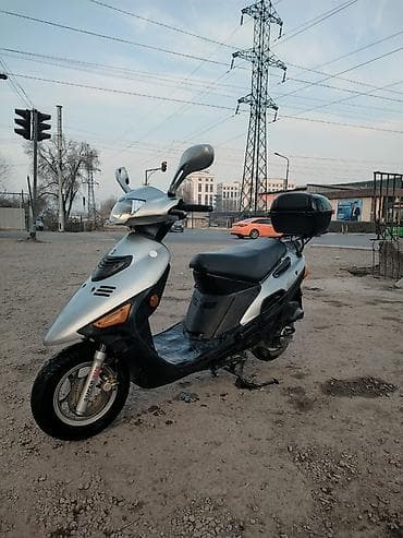 скутер продажа: Тип скутера Suzuki, 125 куб. см, Бензин, Б/у — 1
