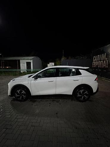 ом 605: Changan Qiyuan Q05: 2026 г., Электромобиль — 5