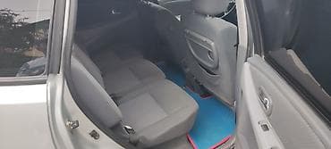 Унаа: Nissan Almera Tino: 2004 г., 1.8 л, Кол менен иштөөчү, Бензин — 6
