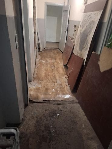 Бир Подьездин стена-потолоктон акиташын сыйрытып, декоративный