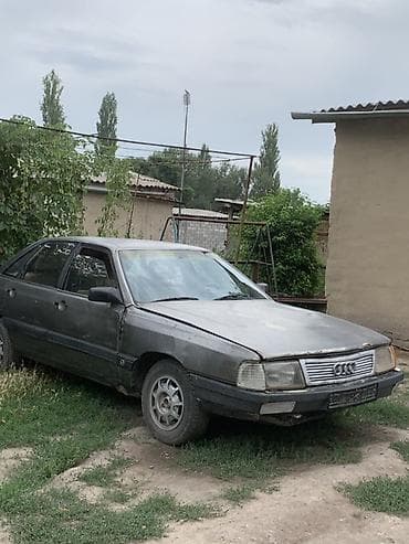 Продажа авто: Audi 100: 1985 г., 2 л, Механика, Бензин, Седан — 3