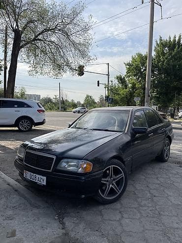 Mercedes-Benz C-Class: 1994 г., 2 л, Механика, Бензин, Седан