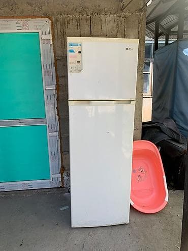 холодильники авангард: Холодильник DEXP, двухкамерный, белый, верхняя морозильная камера — 1