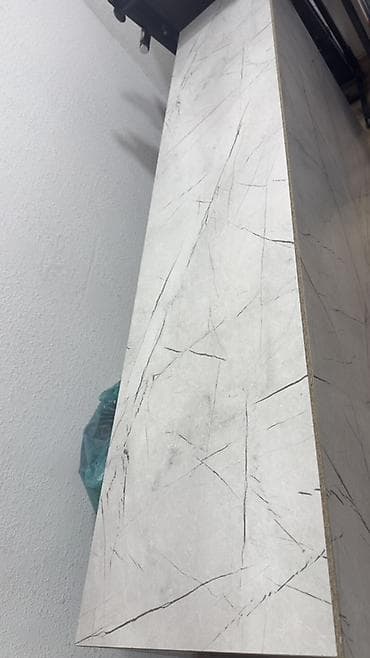 барный стол бу: Продаю барную стойку. Высота примерно 1 метр, длина 2,3 метра. В — 3