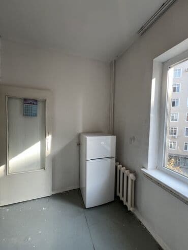 купить квартиру в рассрочку в бишкеке: 1 комната, 35 м², 105 серия, 4 этаж, Старый ремонт — 3