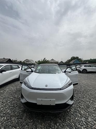 los angeles: Dongfeng : 2025 г., Электромобиль, Кроссовер — 1