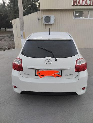 corolla e120: Toyota Auris: 2010 г., 1.4 л, Механика, Дизель, Хэтчбэк — 2