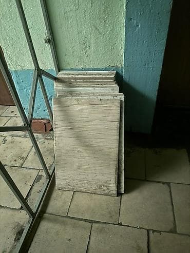Отдам даром .Керамическая плитка, прямоугольный формат около 30×60 см