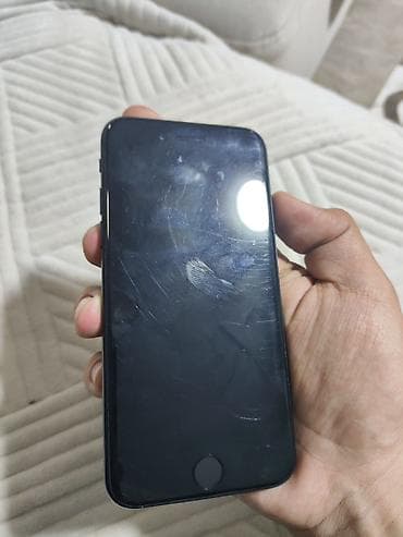 phone 7: IPhone SE 2020, Б/у, 64 ГБ, Черный, Чехол, 100 % — 6