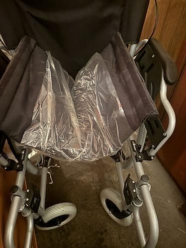 медицинские материалы: Инвалидная коляска с мягкой утеплённой накидкой/чехлом широкая - — 1