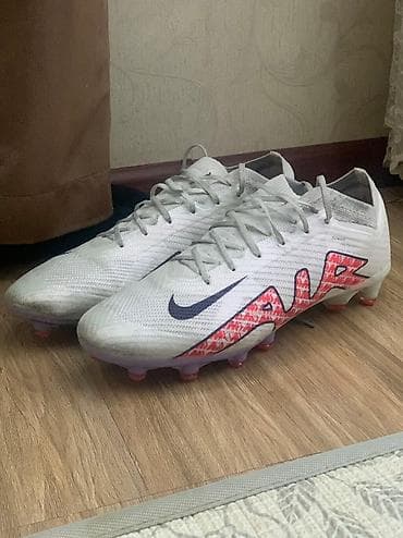 ПРОДАЮ БУТСУ NIKE AIR ZOOM 40 РАЗМЕР, ЦЕНА 3200 СОМ, БРАЛ ЗА 3800 at lalafo.kg ПРОДАЮ БУТСУ NIKE AIR ZOOM 40 РАЗМЕР, ЦЕНА 3200 СОМ, БРАЛ ЗА 3800