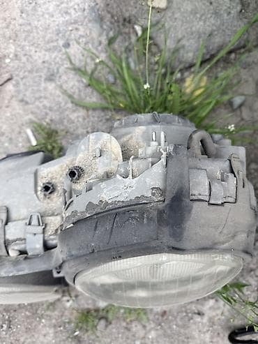 е 24: Комплект передних фар Mercedes-Benz — 4