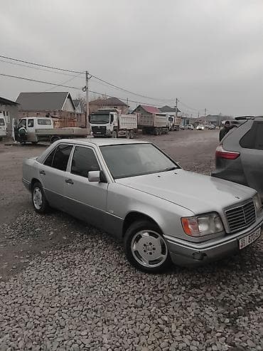 merc 210: Mercedes-Benz E-Class: 1994 г., 2 л, Механика, Бензин, Седан — 4
