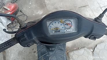 Скутеры: Продаю скутер SUZUKI 4 тактный! давно стоит не заводится,аккумулятора — 2
