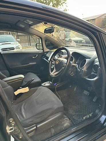 Продажа авто: Honda Fit: 2008 г., 1.3 л, Автомат, Бензин, Хэтчбэк — 7
