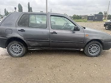 Продажа авто: Volkswagen Golf: 1994 г., 1.6 л, Механика, Бензин, Хэтчбэк — 4