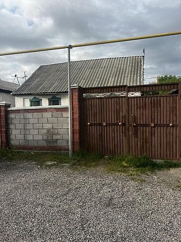 гараж без места: Дом в центре Новопокровка участком 8 соток фактически 12 По первой — 1