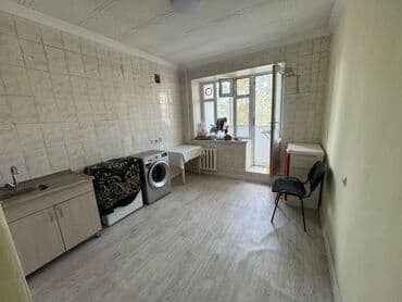 дом расрочку: Просторная комната с мебелью Описание: - Светлая вытянутая комната — 5