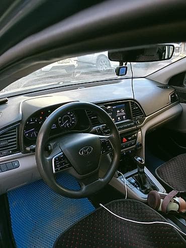 Продажа авто: Hyundai Elantra: 2017 г., 2 л, Автомат, Бензин, Седан — 6