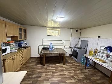Кыймылсыз мүлк: 300 м², 9 бөлмө — 9