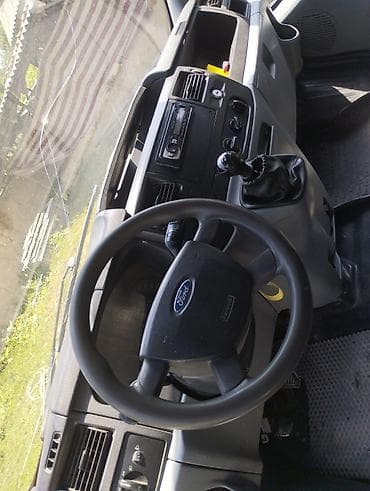 короткая база: Ford Transit: 2007 г., 2.4 л, Механика, Фургон — 8