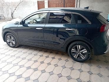 kia bongo3: Kia Niro: 2017 г., 1.6 л, Автомат, Гибрид, Кроссовер — 2