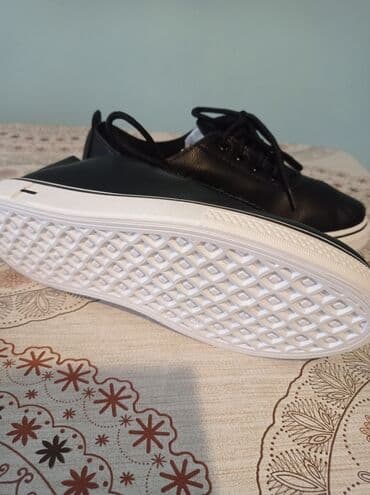 обувь больших размеров бишкек: Скидка,,,,последний размер остался, 36,38 шикарные макасины,кеды на — 2