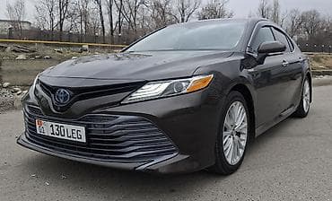 Toyota Camry: 2018 г., 2.5 л, Вариатор, Гибрид, Седан
