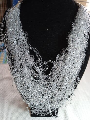 свадебные платья для покрытых: Воздушное колье из бисера — 7