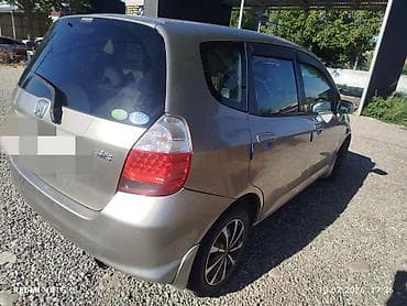 Honda Fit: 2004 г., Автомат, Бензин, Хэтчбэк — 3