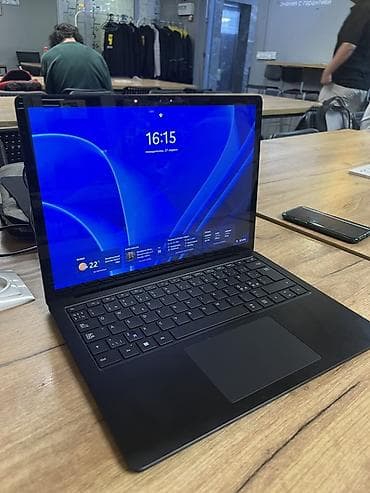 со стилусом: Процессор: AMD Ryzen 7 4980U (Surface Edition). Это 8-ядерный — 3