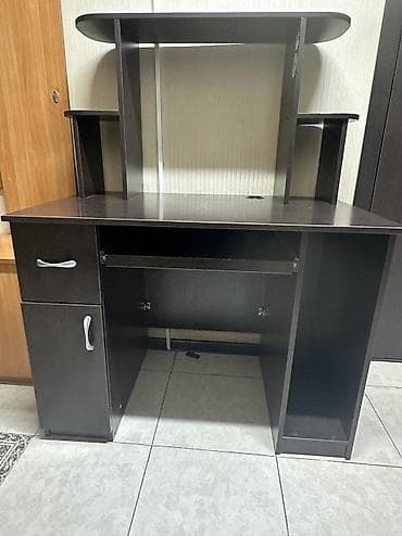 компьютерные столы: Стол компьютерный в отличном состоянии 
Делали под заказ — 1