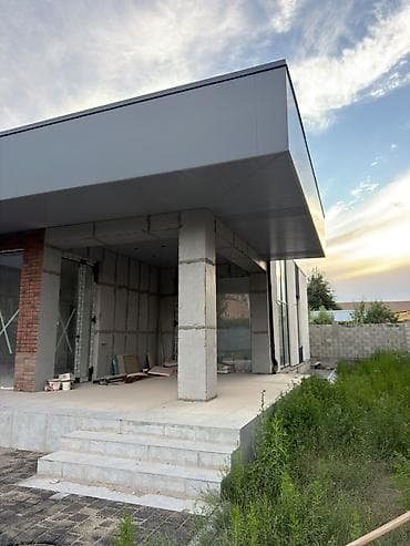 Үйлөр: Продаю новый дом верхняя часть города 5 минут от Супары, построенный — 3