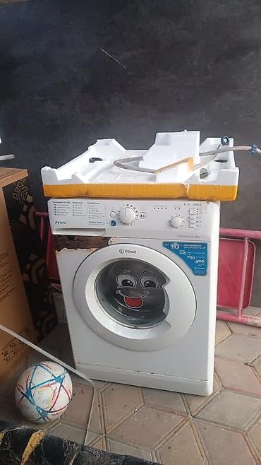 weight machine: Стиральная машина Indesit, фронтальная загрузка.продаю на запчасти — 2