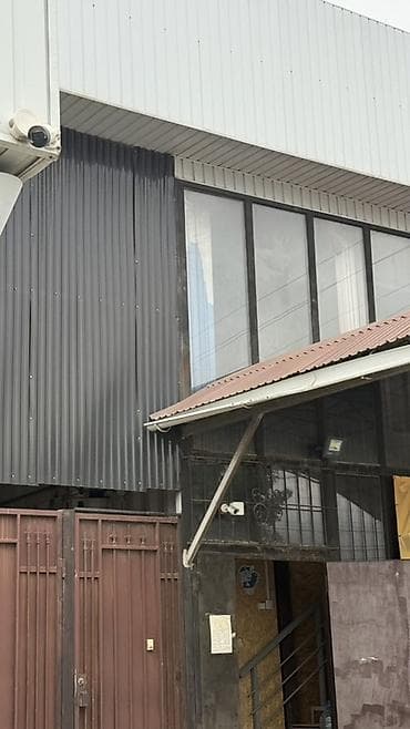 кафе муслим: Сдаётся в аренду нежилое помещение в двух уровнях. Описание: - — 1