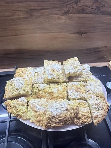 Район Кызыл Аскер (Фучика парк) Домашняя тертая шарлотка с яблоками