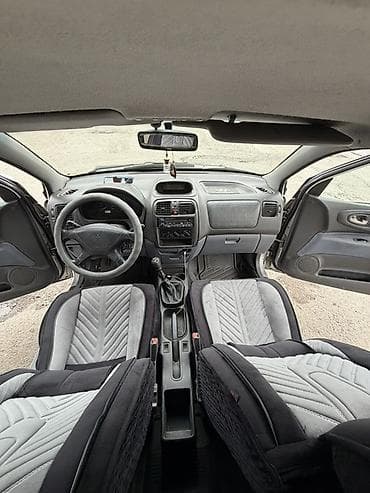 eclipse cross: Mitsubishi Space Star: 2001 г., 1.3 л, Механика, Бензин, Хэтчбэк — 6